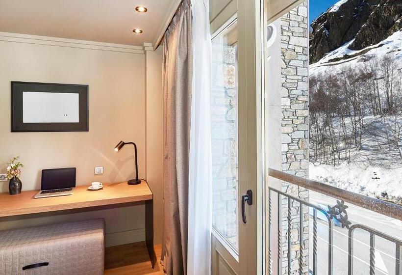 اتاق سوپریور, Serras Andorra