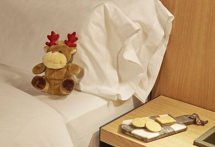 اتاق خانوادگی, Serras Andorra