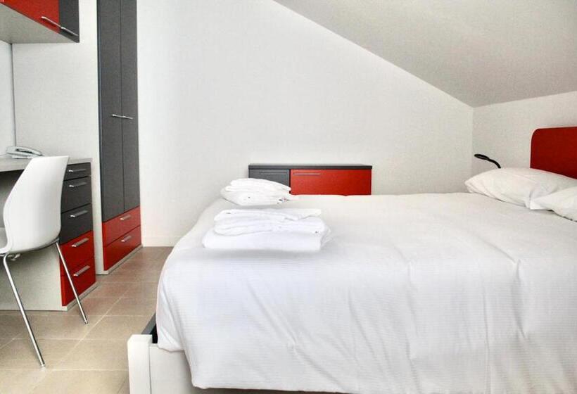 إستوديو قياسى مزودة بتراس, Sph