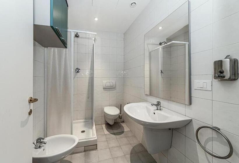 غرفة قياسية مزوَّدة بشُرفة, Sph