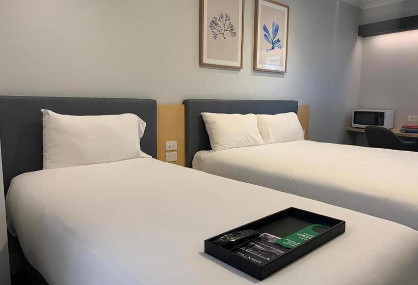 豪华房间, The Palmer Collective