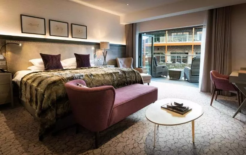 ジュニアスイート, Lodore Falls Hotel & Spa