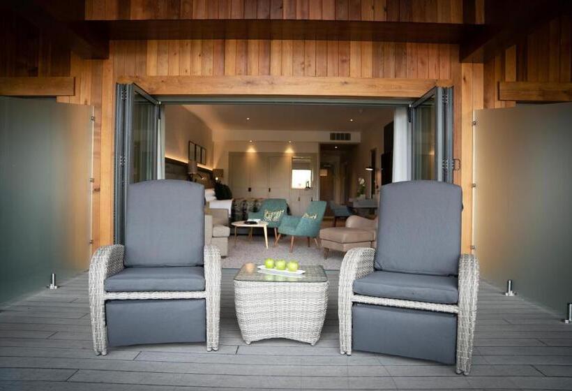 Люкс Повышенной Комфортности, Lodore Falls Hotel & Spa