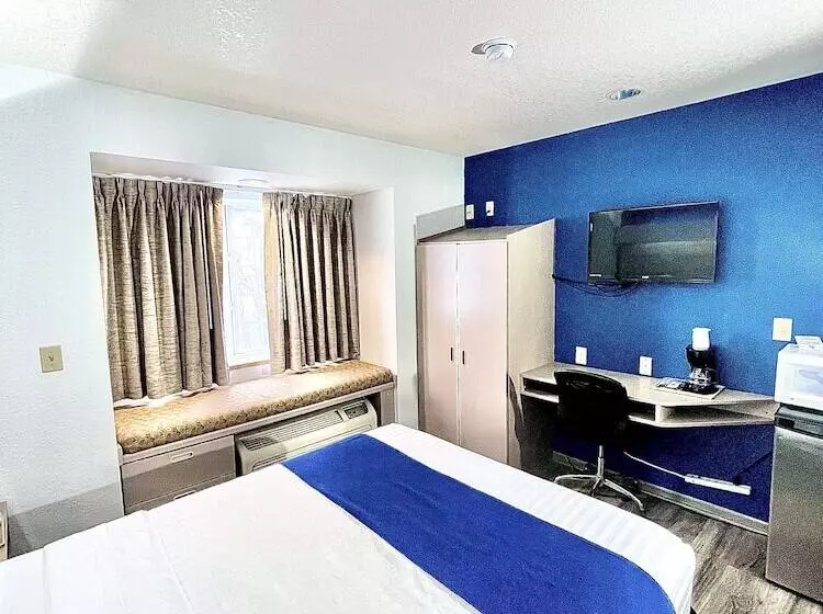 身障者適用スタンダードルーム, Microtel Inn & Suites By Wyndham Tomah