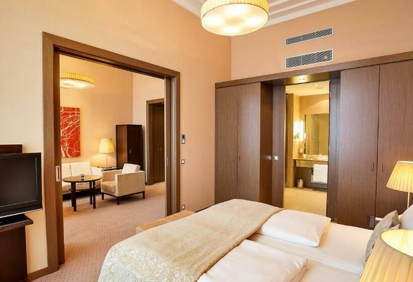 패밀리 룸, Austria Trend Hotel Savoyen Vienna   4 Stars Superior
