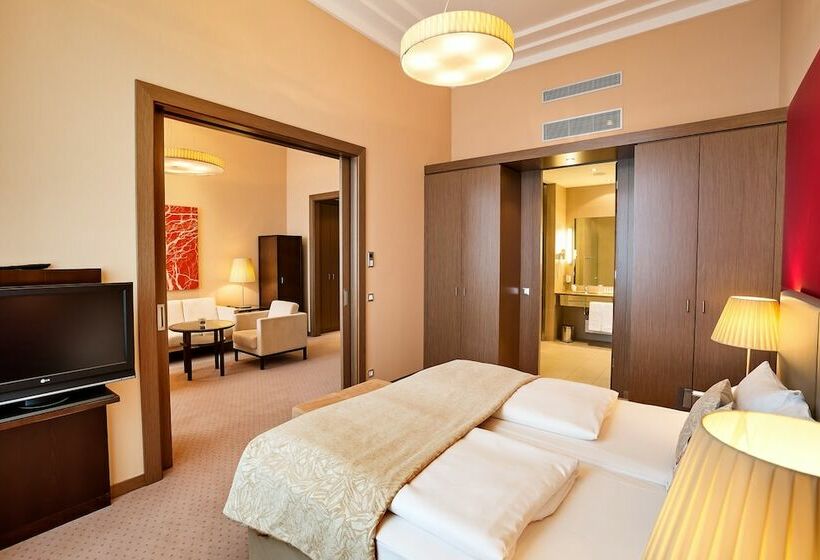 패밀리 룸, Austria Trend Hotel Savoyen Vienna   4 Stars Superior