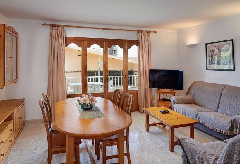 Апартаменты 3 Спальни, Colonial