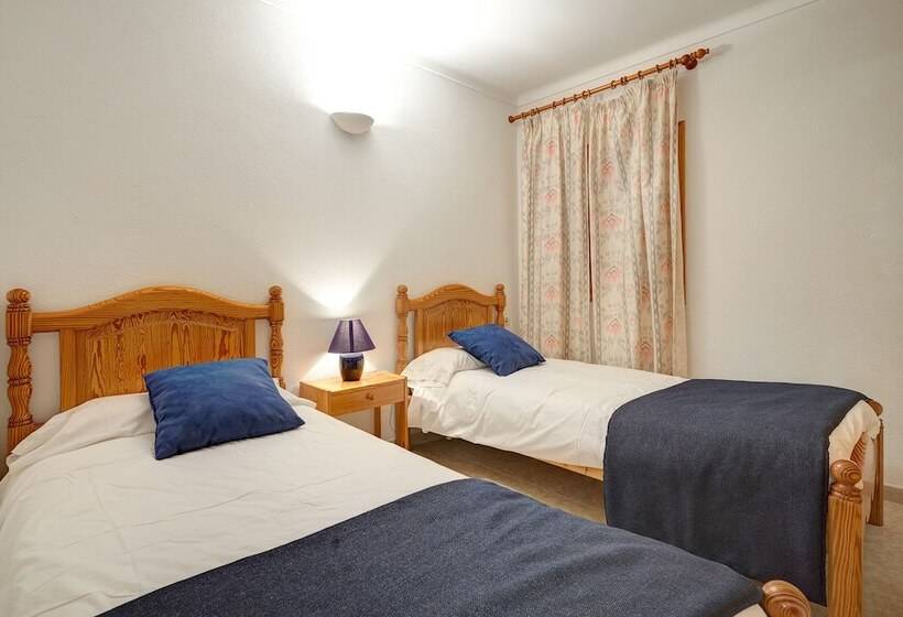 Апартаменты 3 Спальни, Colonial