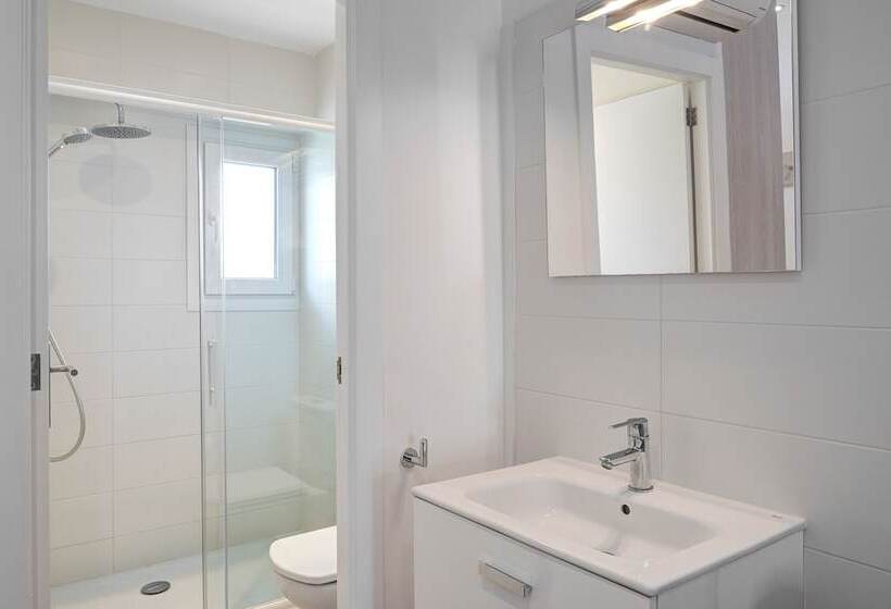 Family Suite, Colonial