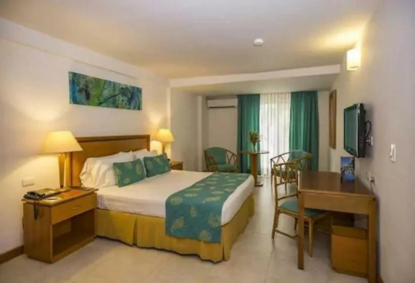 سوییت جونیور, Estelar Santamar Hotel & Centro De Convenciones
