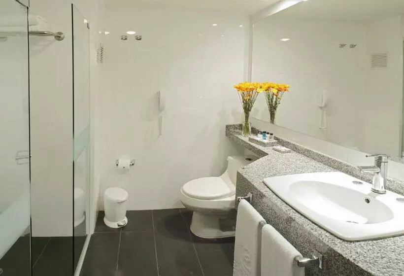 سوییت جونیور, Estelar Santamar Hotel & Centro De Convenciones