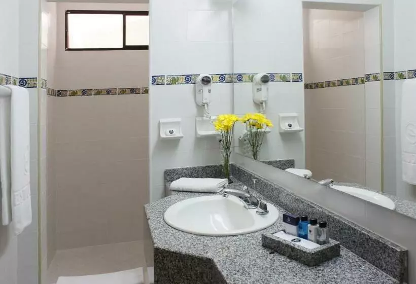 بانگلوی استاندارد, Estelar Santamar Hotel & Centro De Convenciones
