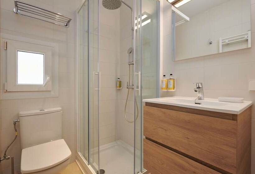 Номер Стандарт, Colonial