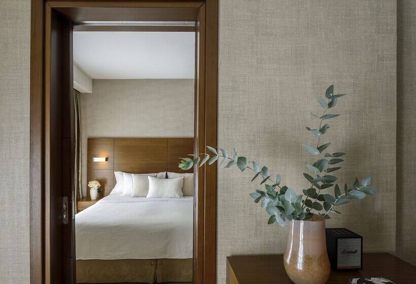 Family Suite, Anatolia