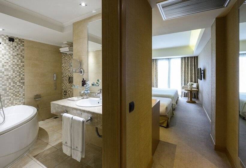 Трехместный Номер Deluxe, Anatolia