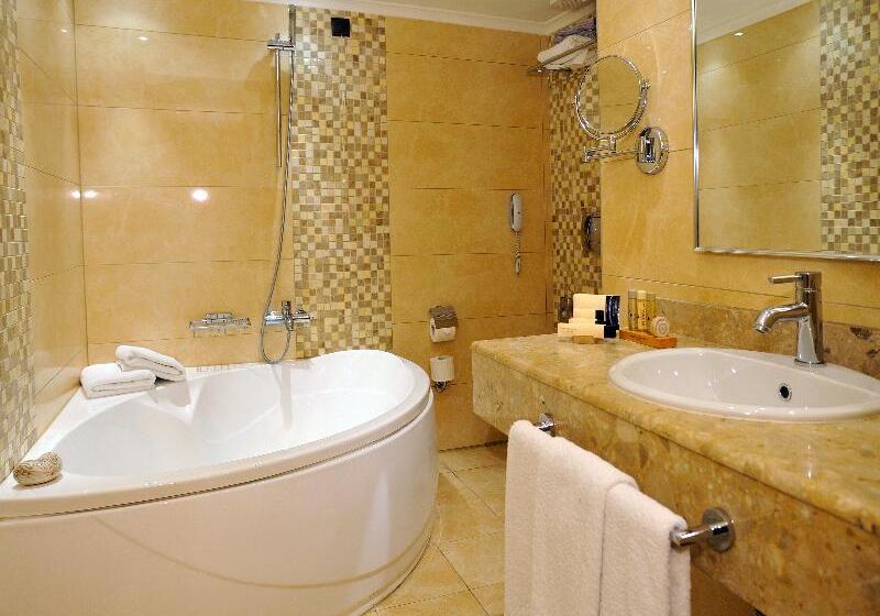 Трехместный Номер Deluxe, Anatolia