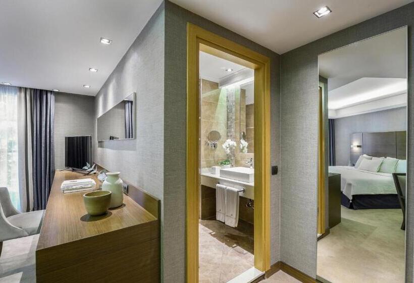 Полулюкс, Anatolia