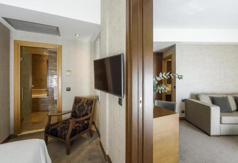 Family Suite, Anatolia