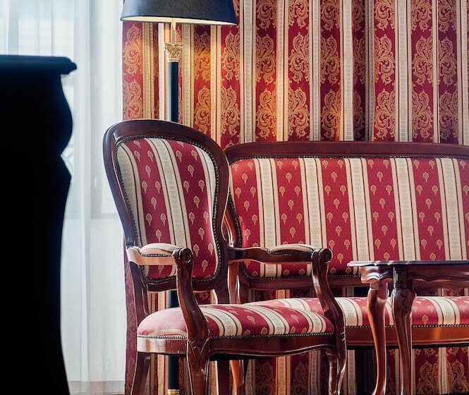 اتاق اجرایی, Arcadia Boutique