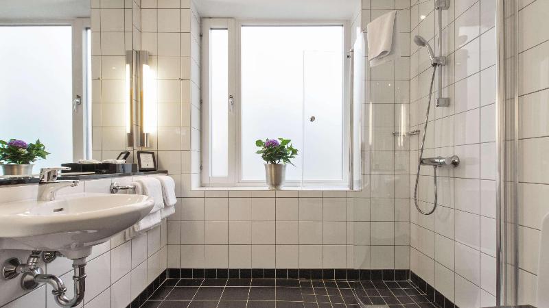 חדר משפחתי, Best Western Plus Time