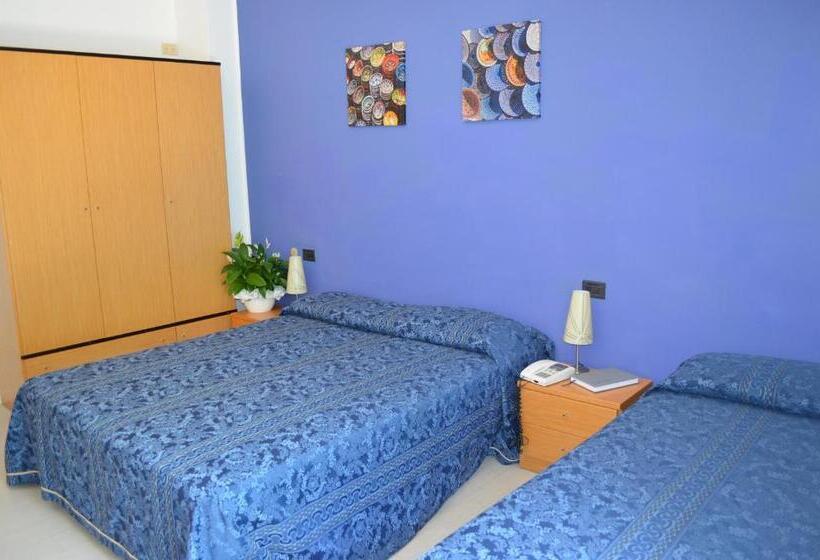 스탠다드 트리플 룸, Capitol