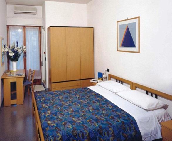 스탠다드 트리플 룸, Capitol