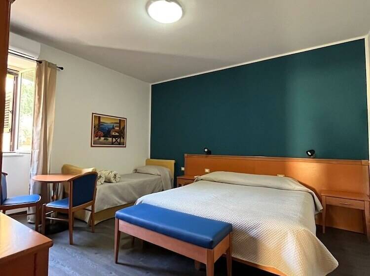 标准三人间, D'orleans