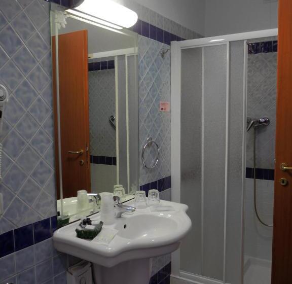 חדר סטנדרט, Ferrari