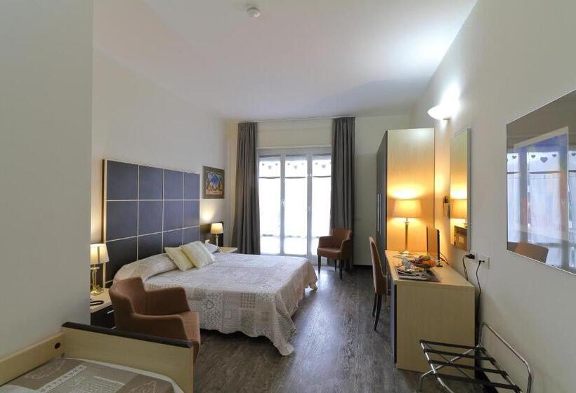 غرفة قياسية ثلاثية, Ferrari