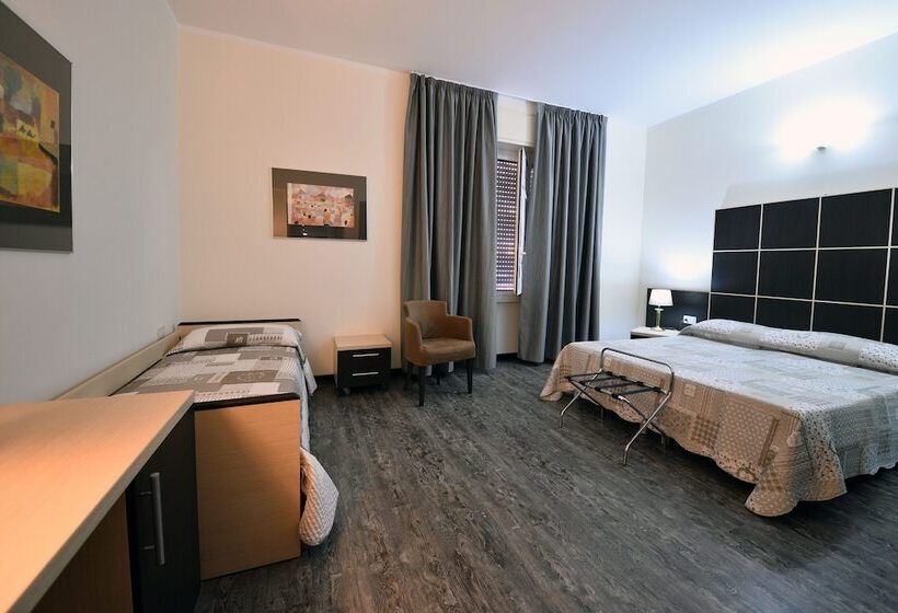 스탠다드 싱글 룸, Ferrari