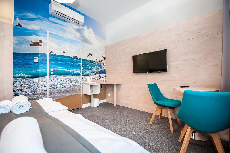 غرفة قياسية ثلاثية, Ferrari