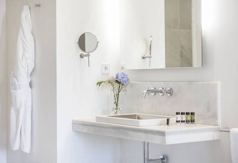 Quarto Estandar, Hospes Puerta De Alcalá, A Member Of Design Hotels
