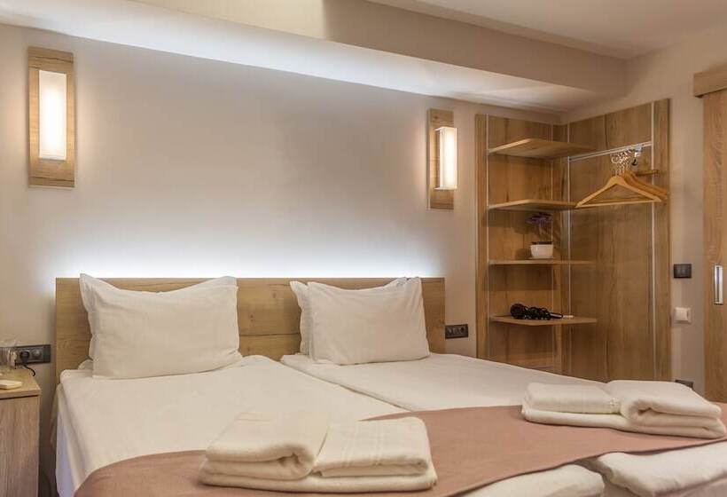 اتاق خانوادگی, Hugo