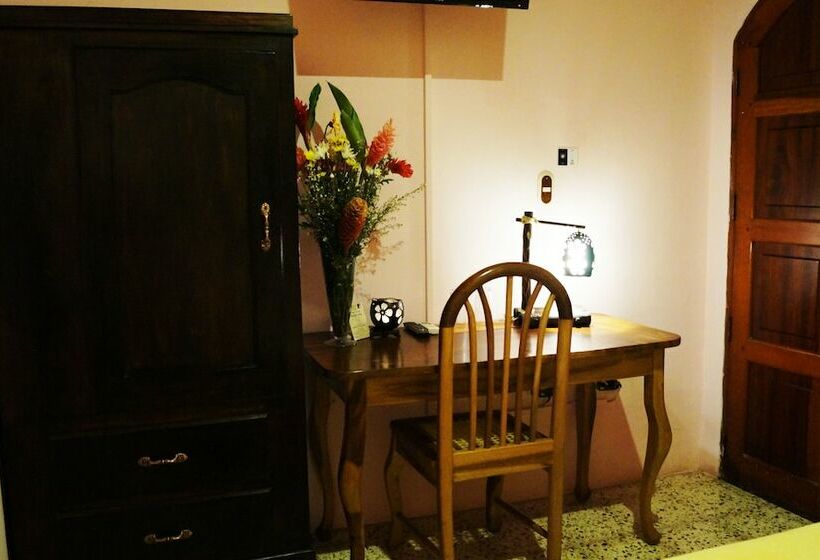 اتاق استاندارد یک نفره, Kekoldi De Granada