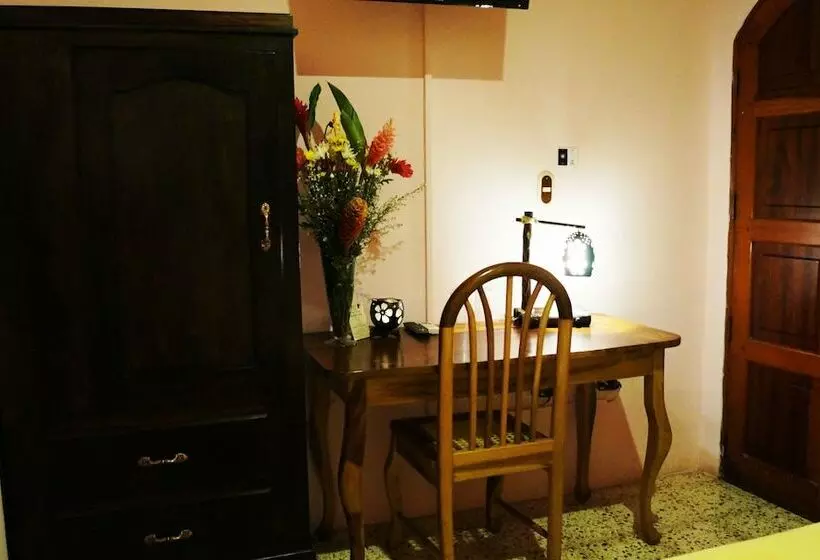 اتاق استاندارد یک نفره, Kekoldi De Granada
