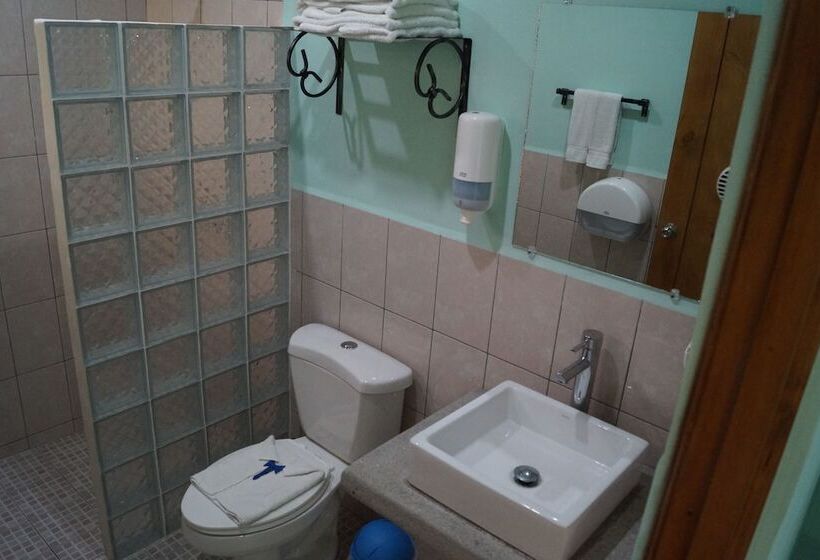 اتاق سوپریور سه تخته, Kekoldi De Granada