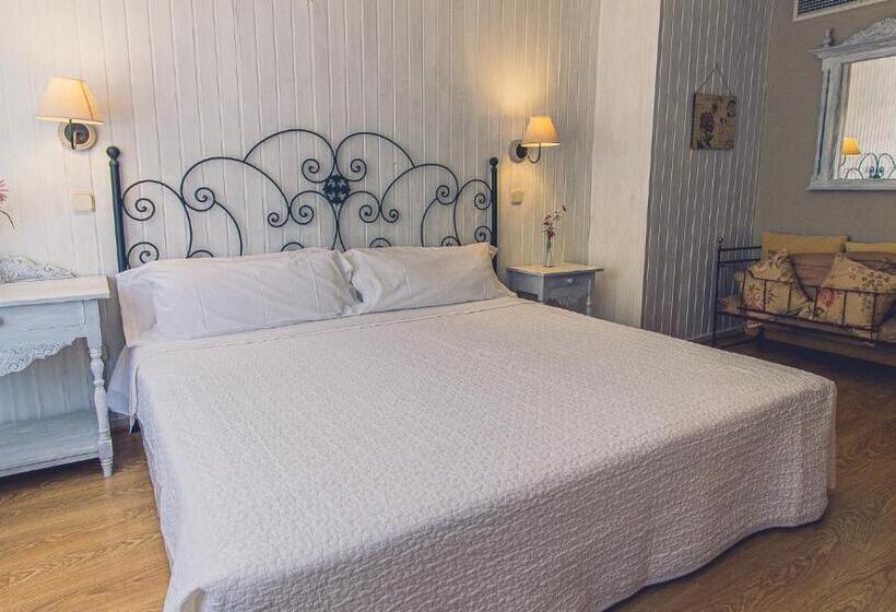 اتاق سوپریور, La Muñequilla