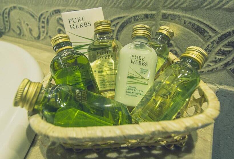 اتاق سوپریور, La Muñequilla