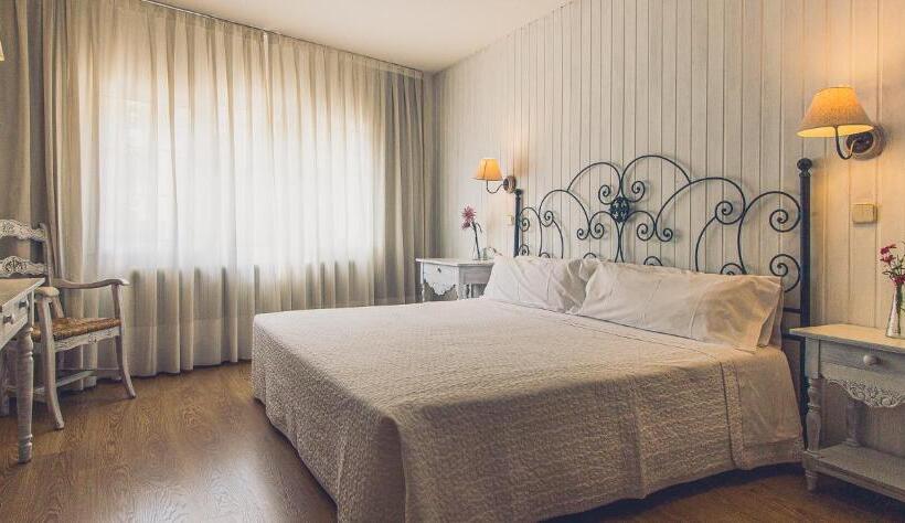 اتاق سوپریور, La Muñequilla