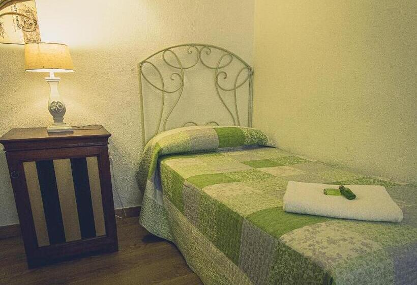 اتاق استاندارد سه نفره, La Muñequilla