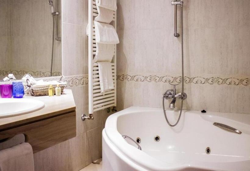 سوییت لوکس, La Muñequilla