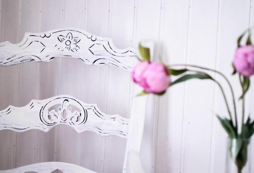 سوییت لوکس, La Muñequilla