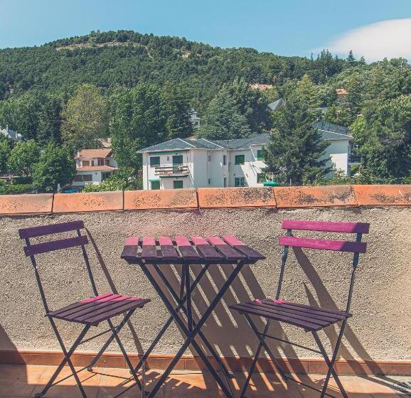 سوییت لوکس, La Muñequilla