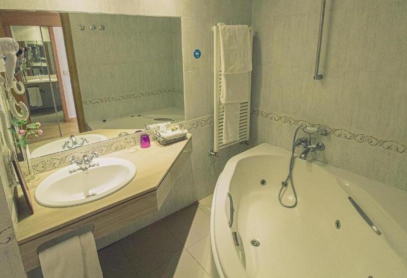 سوییت لوکس, La Muñequilla