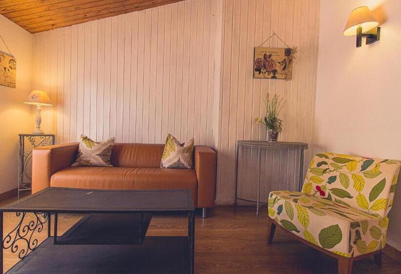 سوییت لوکس, La Muñequilla