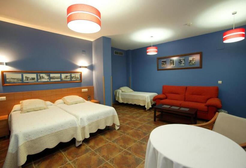 اتاق استاندارد سه نفره, Las Murallas