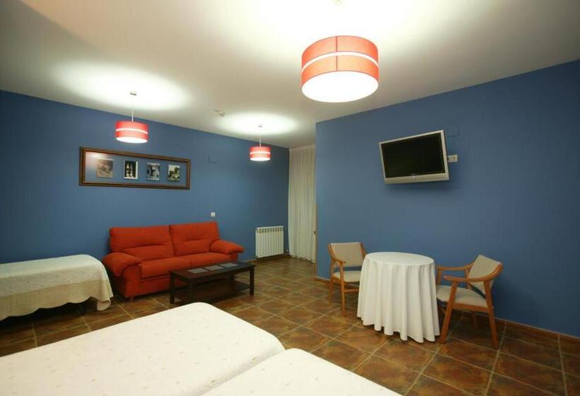 اتاق استاندارد سه نفره, Las Murallas