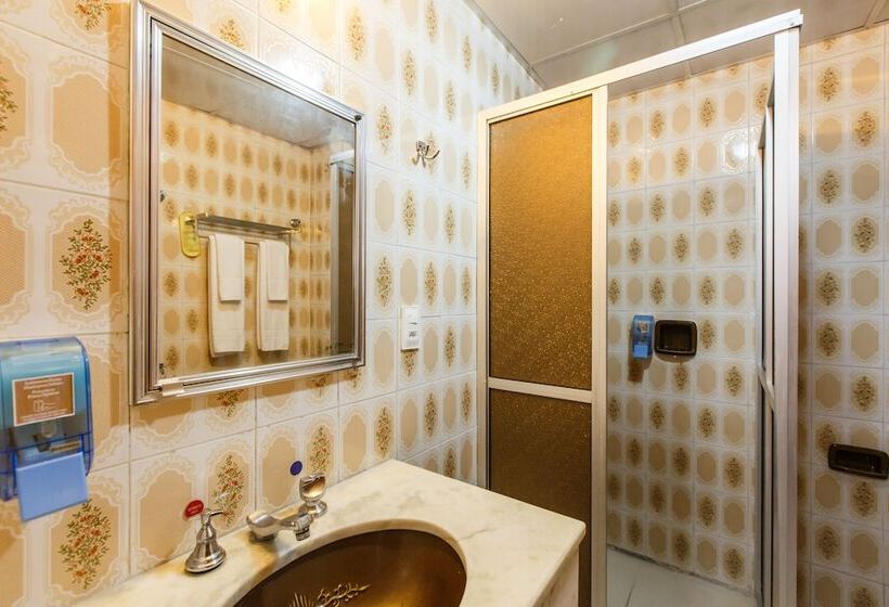 标准三人间, Mirante