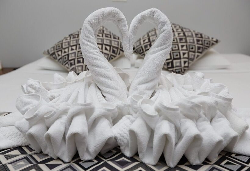 高级三人间, Mirante