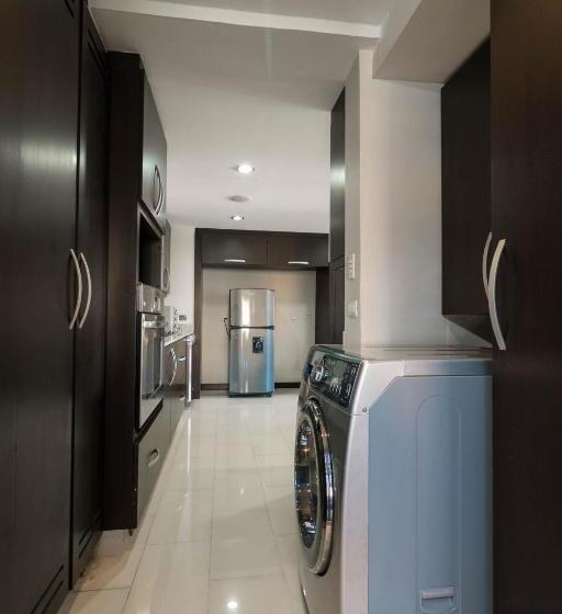 带1个卧室的带阳台的公寓, Poblado Alejandria